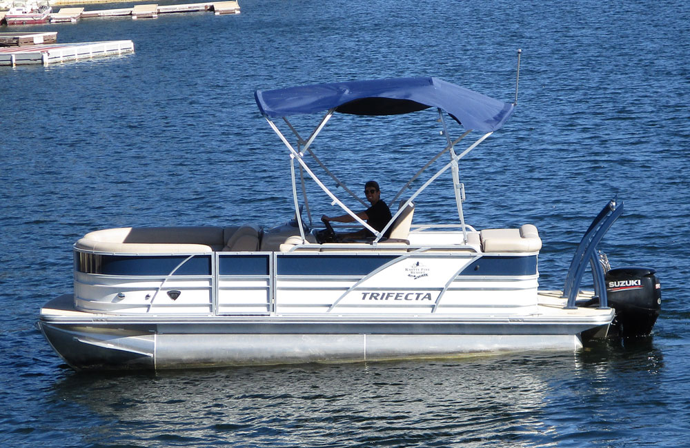20' Pontoon Boat Rentals on Lake Almanor